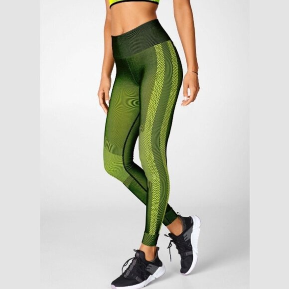 Fabletics Women's High-Waisted Seamless Check Leggings -M/8 - Picture 1 of 8